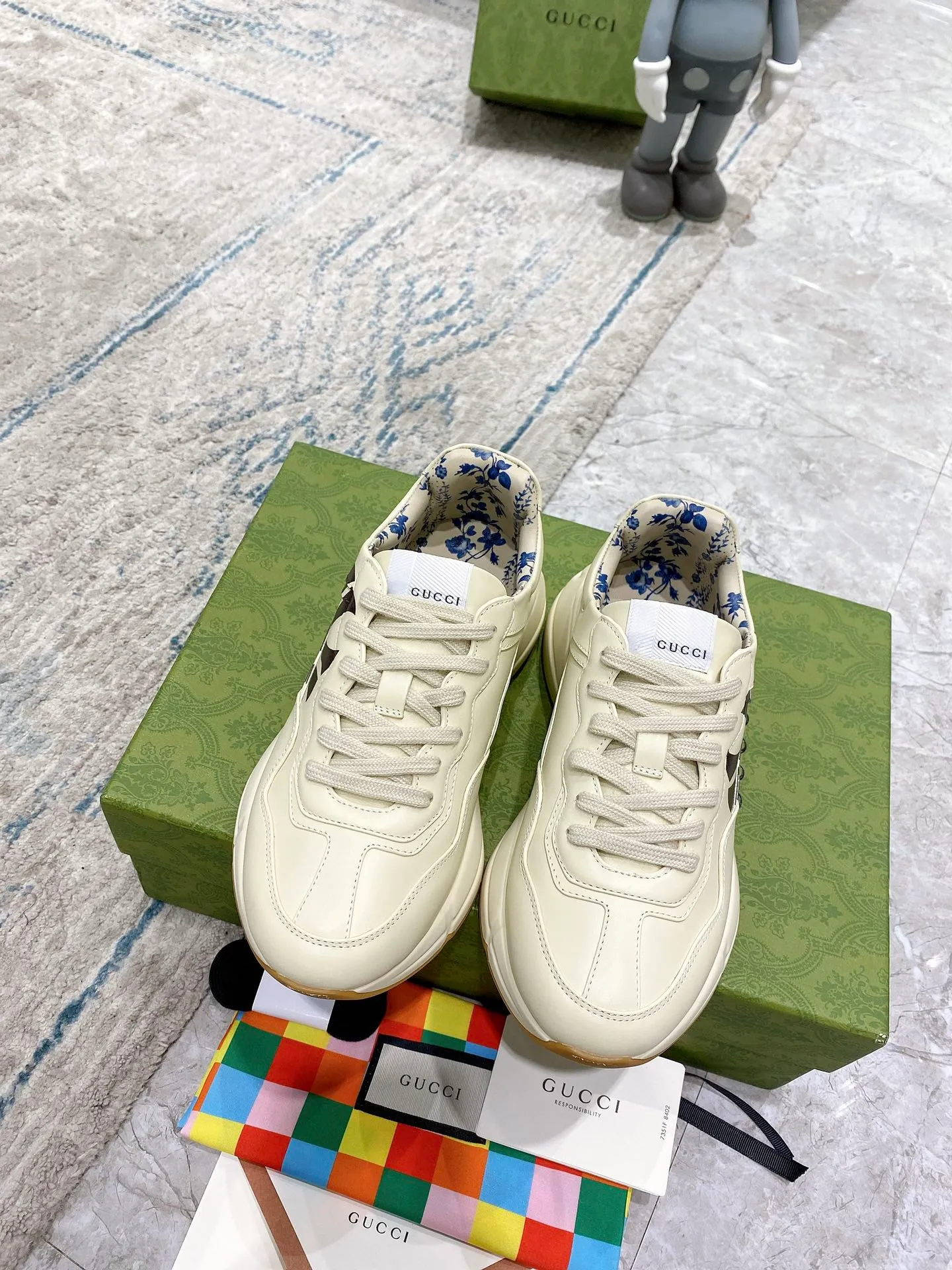 👟👟Ex-factory price P480👟👟 GUCCI Gucci dad shoes. The original disassembly took more than 3 months to develop 1:1. The version has been upgraded again, chips, packaging, imported cowhide, and all made with computerized cars. Couple 👫 style 🔜Versatile in all seasons 🔜 Fashion 🔜 Personality 🔜 Differentiation 🔵 More than 20 layouts in the whole series, welcome to inquire for pictures Outsole: the latest original developed TPU vacuum. Upper: imported cowhide🐮. Inner lining: original A-grade mixed sheepskin🐏. Foot pads: original A-grade mixed sheepskin. 💯Full set of packaging. Medium and low straps with LOGO.